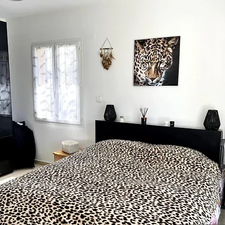 Belle Dans De Plein Pied 招待所 盖亚克