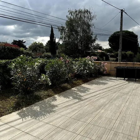 招待所 Belle Dans De Plein Pied 3*